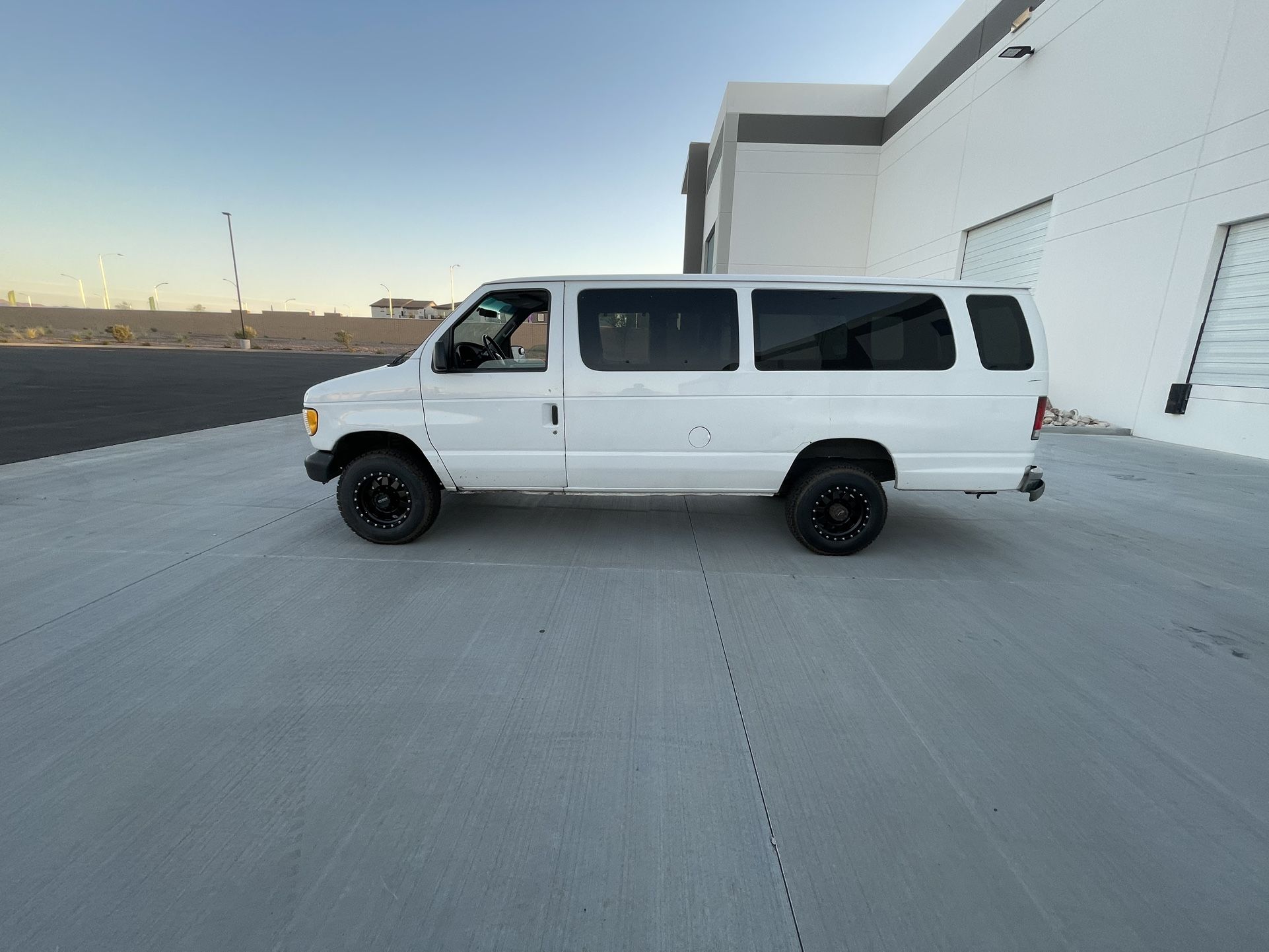 2001 Ford E-350