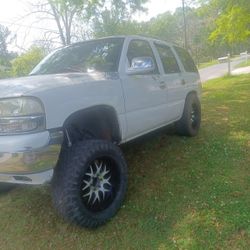 2003 GMC YUKON 