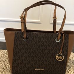 BRAND NEW MICHAEL KORS BAG