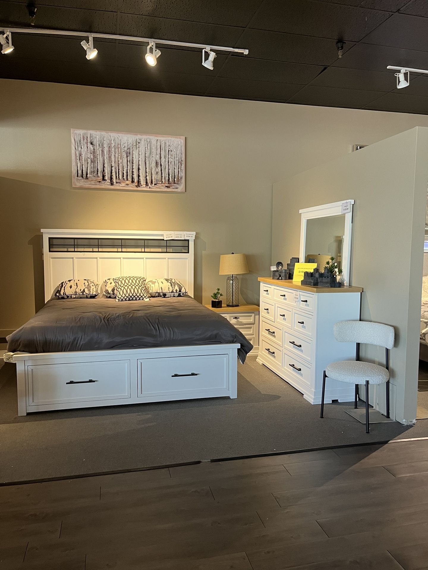 White/Oak 4PC Queen bedroom set