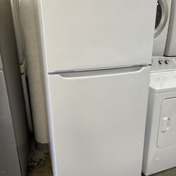 Frigidaire Refrigerator 18 Cu Ft 