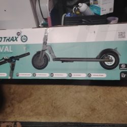 GO TRAX RIVAL FOLDING E-SCOOTER