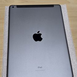 Ipad 8 Unlocked & Wifi. 128GB. Firm Price.