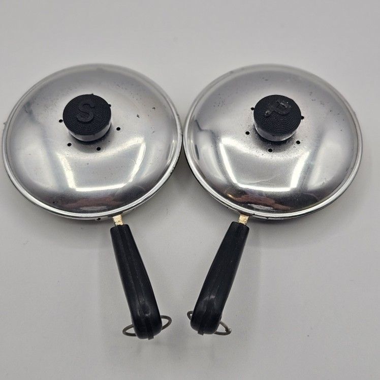 Vintage 1950's Brillium Mini Frying Pan Salt & Pepper Shakers 4 1/2"