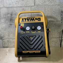 1 GALLON DEWALT AIR COMPRESSOR 
