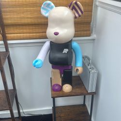 Albino & Preto 1000% Bear Brick