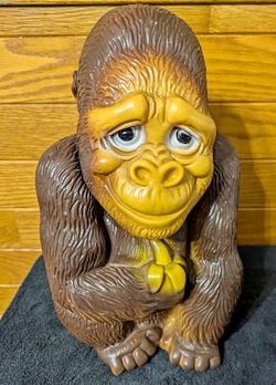Vintage 1971 New York Vinyl Happy Gorilla Coin Bank – 13"