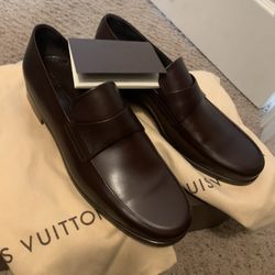 Louis Vuitton Casual  Size 9 1/2