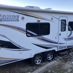2011 Lance 19ft Trailer 