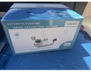 pool, floating skimmer