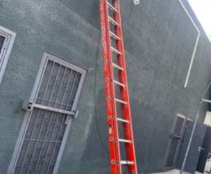 28 foot extension fiberglass ladder