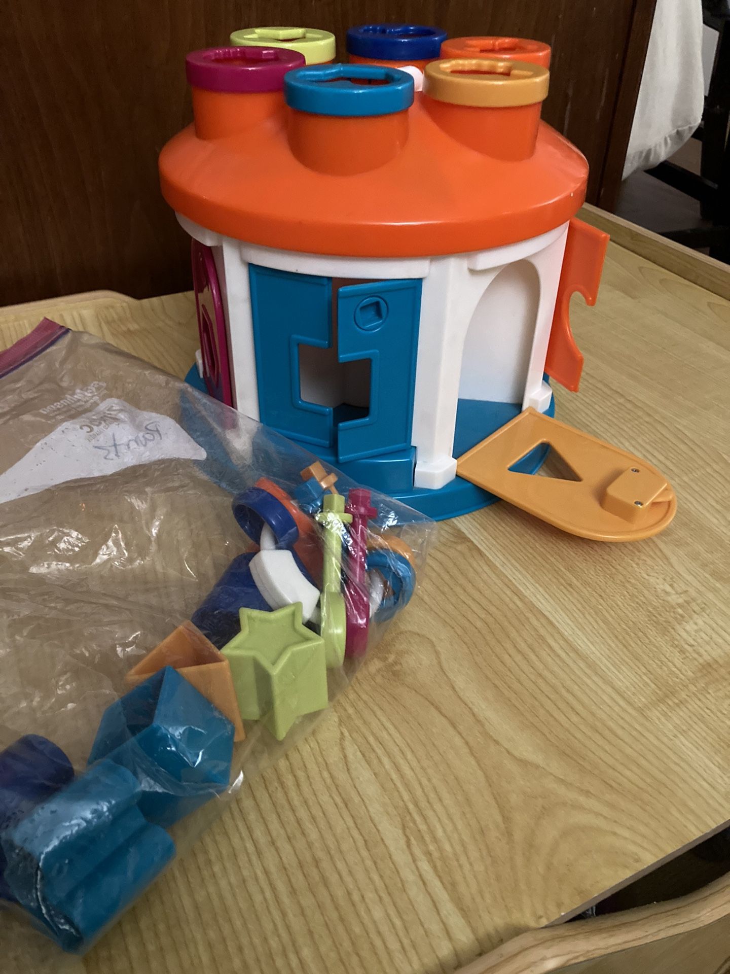 Baby shape sorter