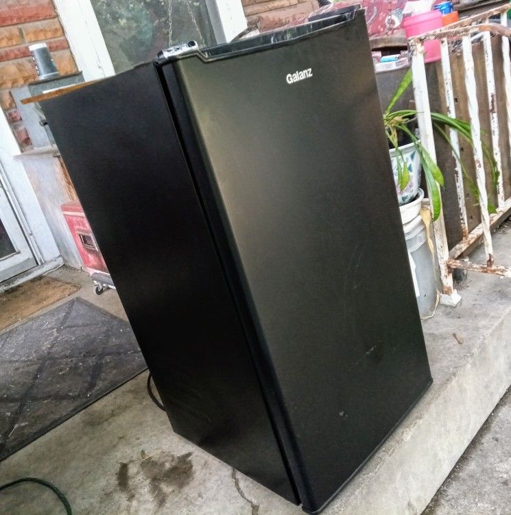Newer Mini Fridge with Freezer Compartment by Galanz - Works great!