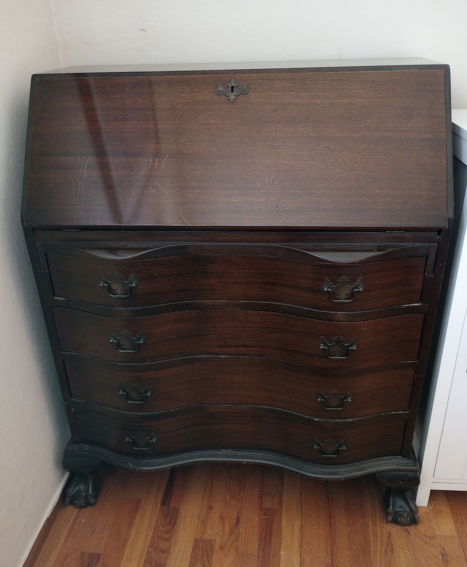 Secretariat Desk