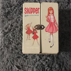 Early Barbie’s Little Sister Carrying Case Original