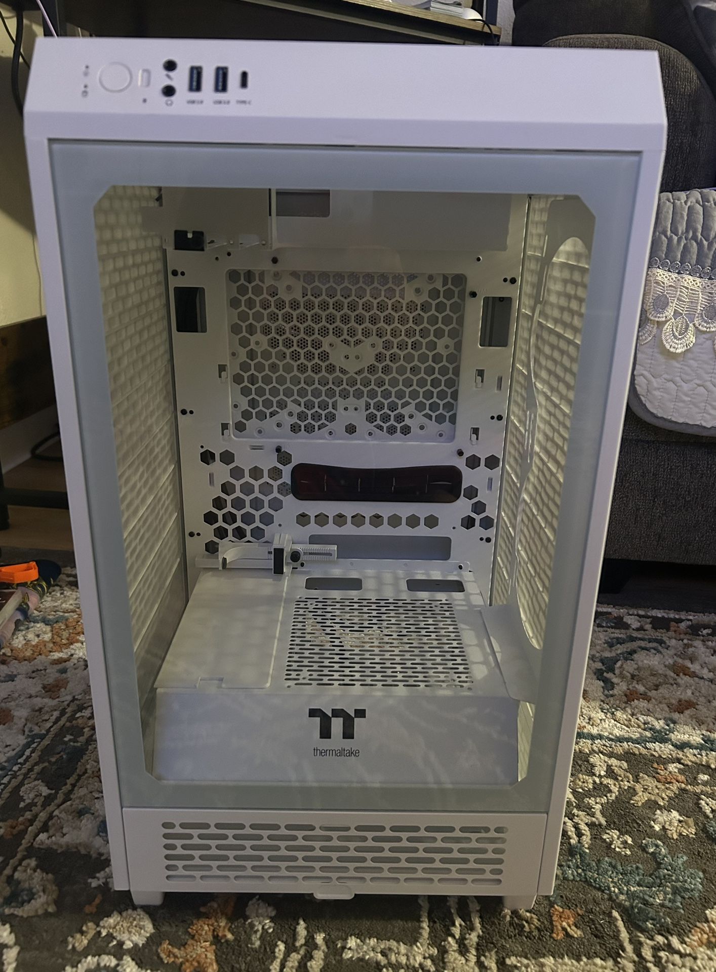Thermaltake Tower 200 Case