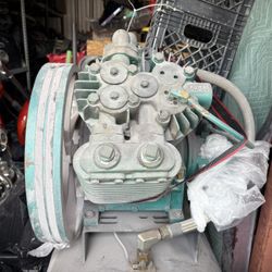 170 Gallon Painting Compressor With 4 Chamber Head And New 10 Ho Motor