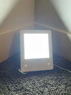Light therapy lamp
