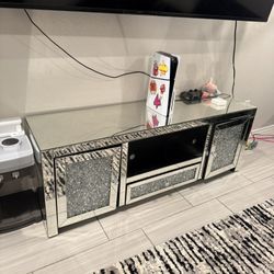 Entertainment center 