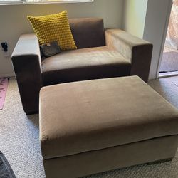 Ethan Allen Conway Chair and a Half with Ottoman