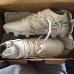 Women Puma Soccer Cleats 