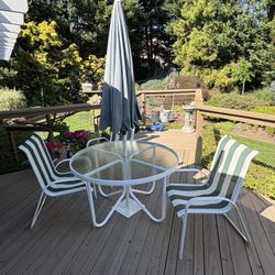 WHITE PATIO TABLE, CHAIRS & UMBRELLA2