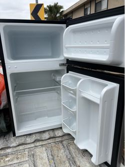 Mini fridge