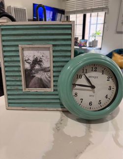 Teal Farmhouse Clock and Photo Frame Set