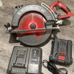 SKIL 10-1/4'' TRUEHVL Cordless Worm Drive Skilsaw Circular Saw Kit with 1 Battery - SPTH70M-11