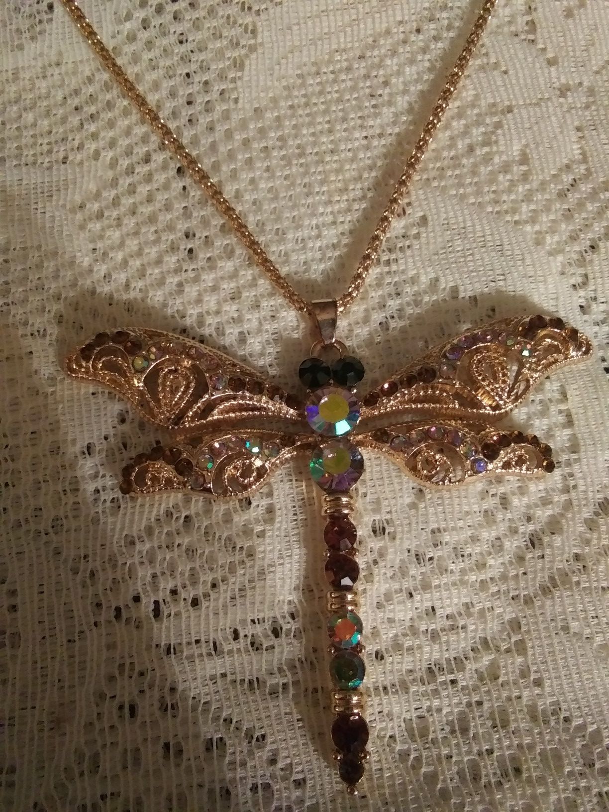 Brand new Awesome dragon fly necklace !!!