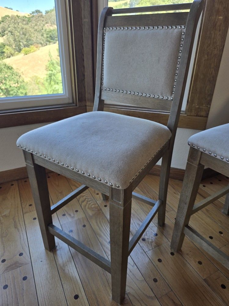3 Bar Stools