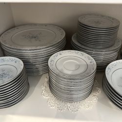 Noritake China - Carolyn pattern
