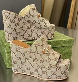 Gucci Beige Sandals