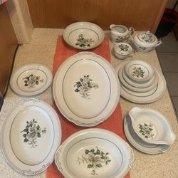 Vintage White Rose ) W.R.) Set Of 12 Dish And China Set From Japan