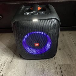 JBL PartyBox Essential 