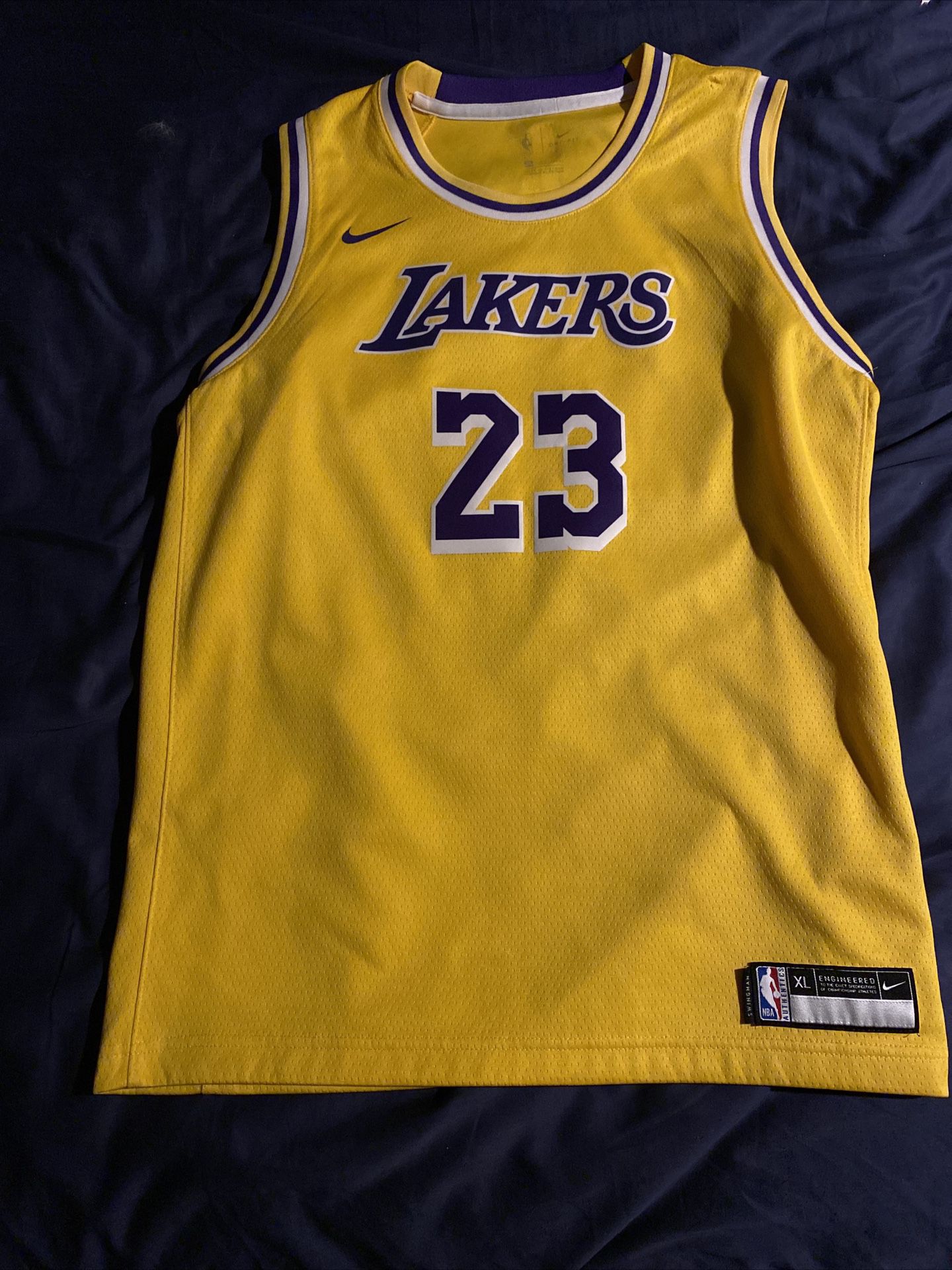 lakers jersey youth xl