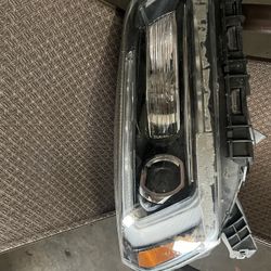 2013-16 GMC Acadia Passenger Right Headlight