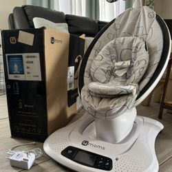 mamaRoo 4 Moms  Swing 