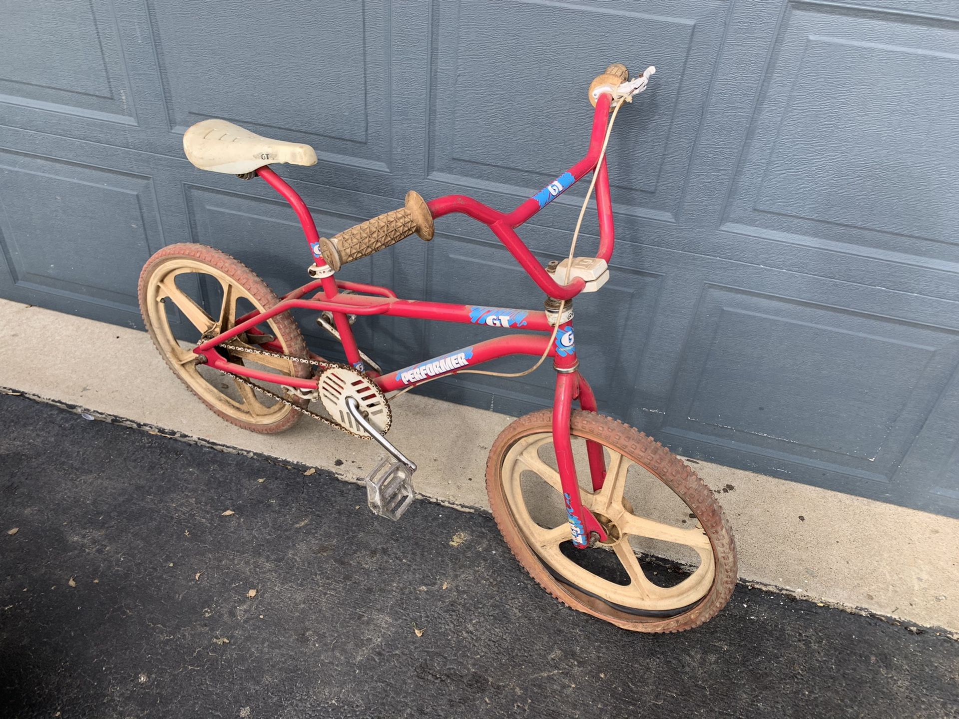 Buying today old bmx freestyle style bikes and parts any condition