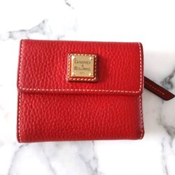 ✨ DOONEY & BOURKE RED WALLET PEBBLE GRAIN LEATHER ✨