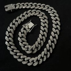 Moisanite Cuban Link Chain (16 Inch) 