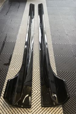 Lower rocker panels for Tesla Model Y
