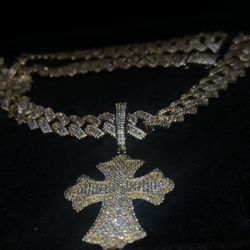 18 k Gold Plated 17 mm Cuban Link Chain + Cross Pendant 