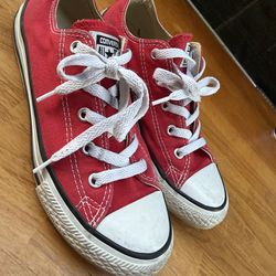 Converse shoes size 3