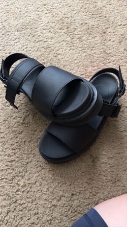 Dr Martin sandals