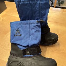 Youth Kamik Boots, Size 4