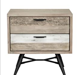 QUEEN BEDROOM SET FROM LIVING SPACES
