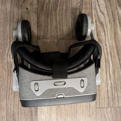 Vr Headset With Controller