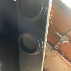 Two 8 Inch Mojos In Qbomb Underseat Box With4000 Watt Amp