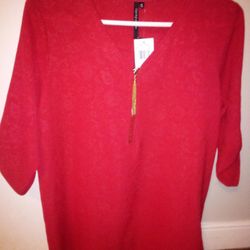 Beautiful NWT Ladies Size  Petite Medium Top